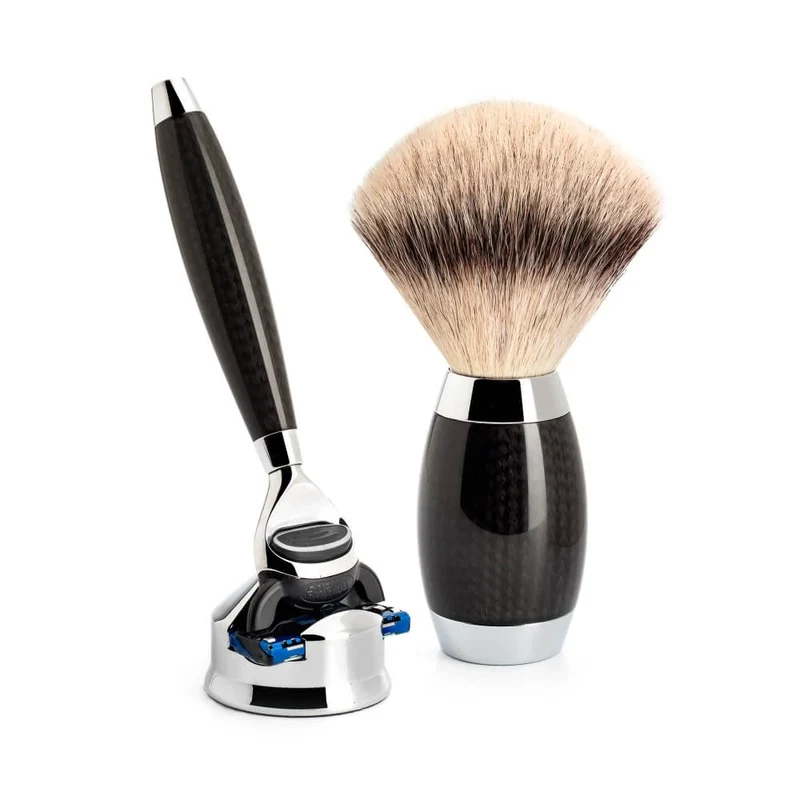 Edition No. 1, Rakset med Fusion Rakhyvel, Silvertip Fibre® Rakborste och Rakhyvelhållare, Carbon