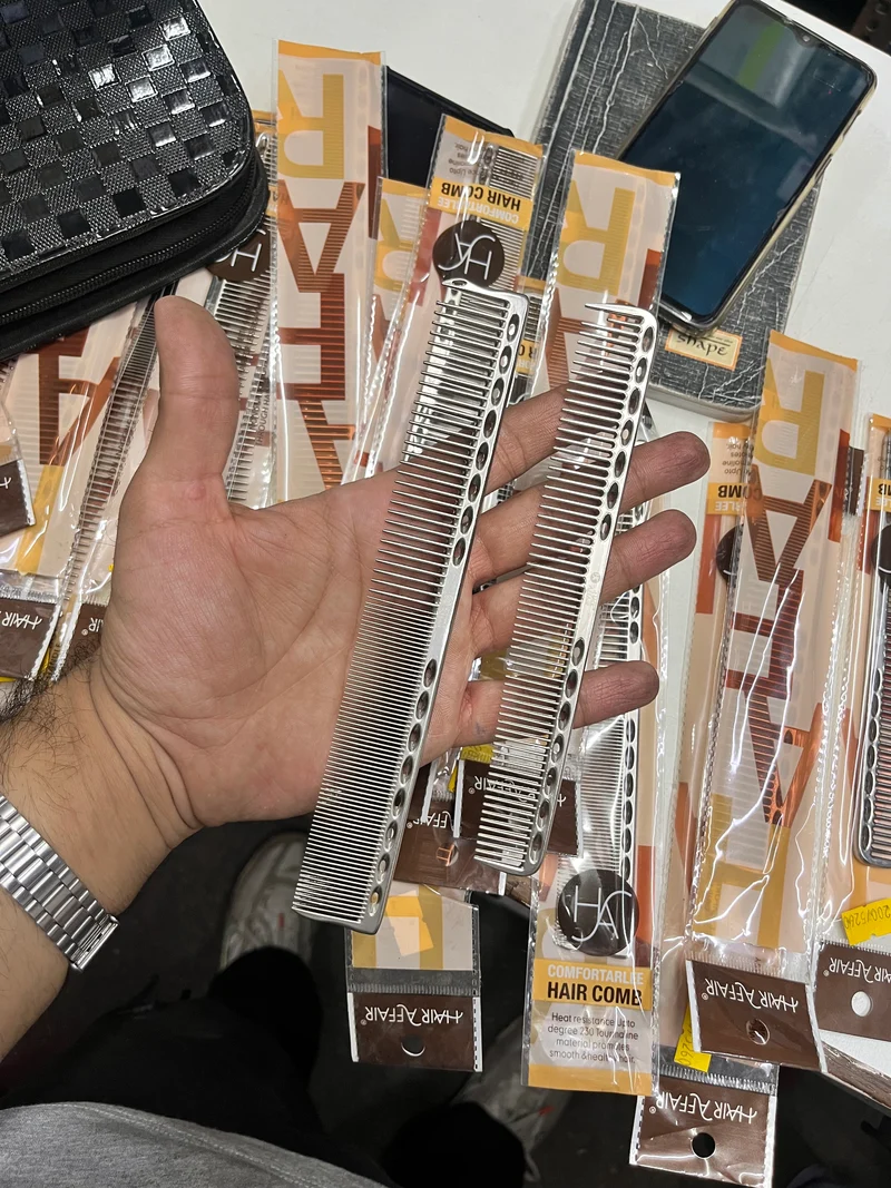 Professional Metal Cutting Comb – Lightweight Tourmaline Material | High-Quality Salon Barber Comb