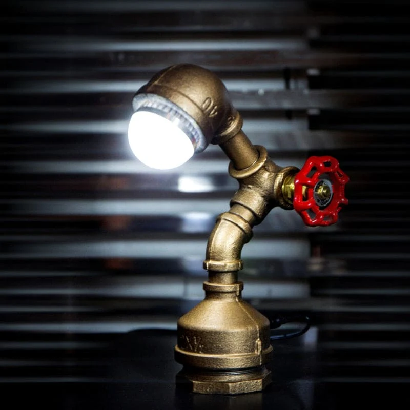 Steampunk Lampe i Lækkert Læderlook – Unik Design & Holdbarhed