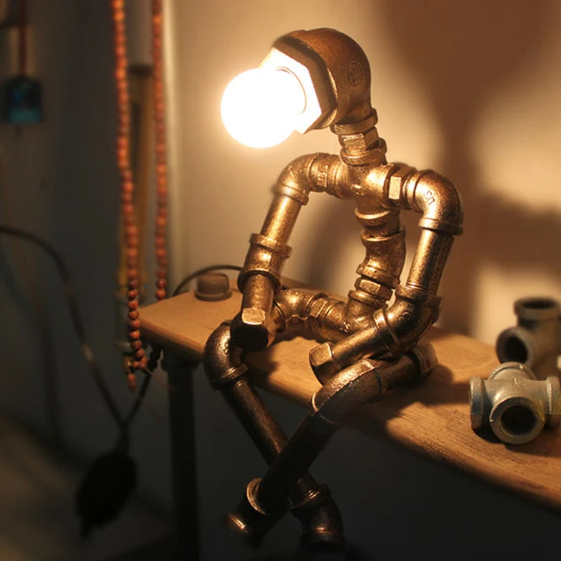 Robotlampe i Jern – Unik Belysning til Moderne Hjem
