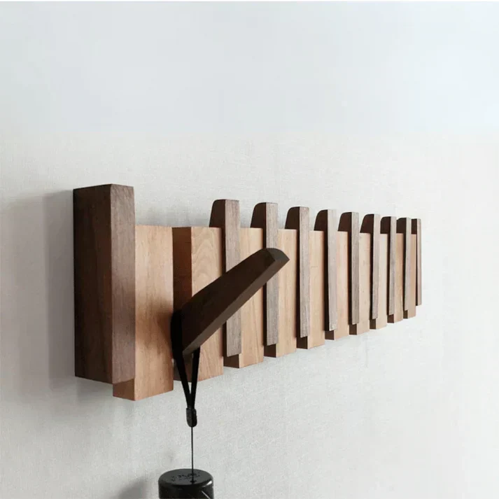 Elegant Bejdset Knagerække i Bøg - Pladsbesparende Design