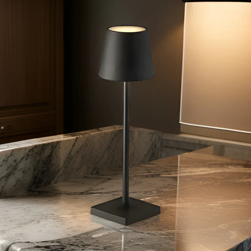 Trådløs LED Bordlampe med Touch & Lang Batterilevetid