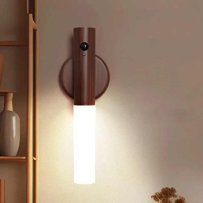 Smart LED Væglampe med Bevægelsessensor i Trædesign